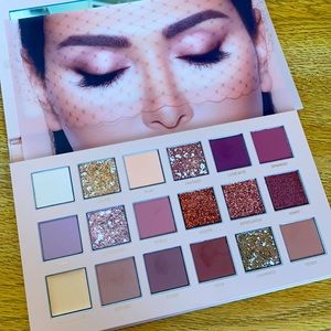 HUDA BEAUTY Nude Palette